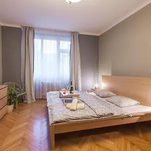 Modern Dlouhá Praga