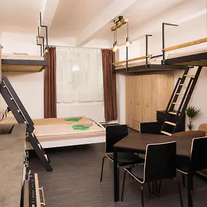 Flying Bed Apartment Close To Prague Castle And Airport Apartament